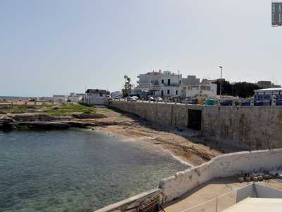 Il lido sorse a Cala Fetta, insenatura che ospit� tra il VI e il III millennio a.C. un'importante civilt� neolitica